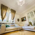 Apartman Prestigious Period - Free H24 Garage And Breakfast *