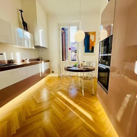 Prestigious Period - Free H24 Garage And Breakfast Apartment Milan