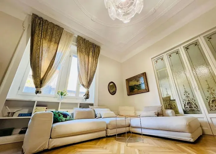 شقة Prestigious Period - Free H24 Garage And Breakfast *